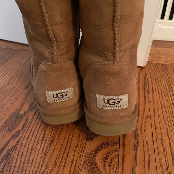 UGG Classic II genuine shearling lined tall boot - Picture 5 of 7